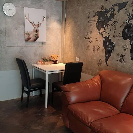 V30 Sukhumvit Hotell Bangkok Exteriör bild