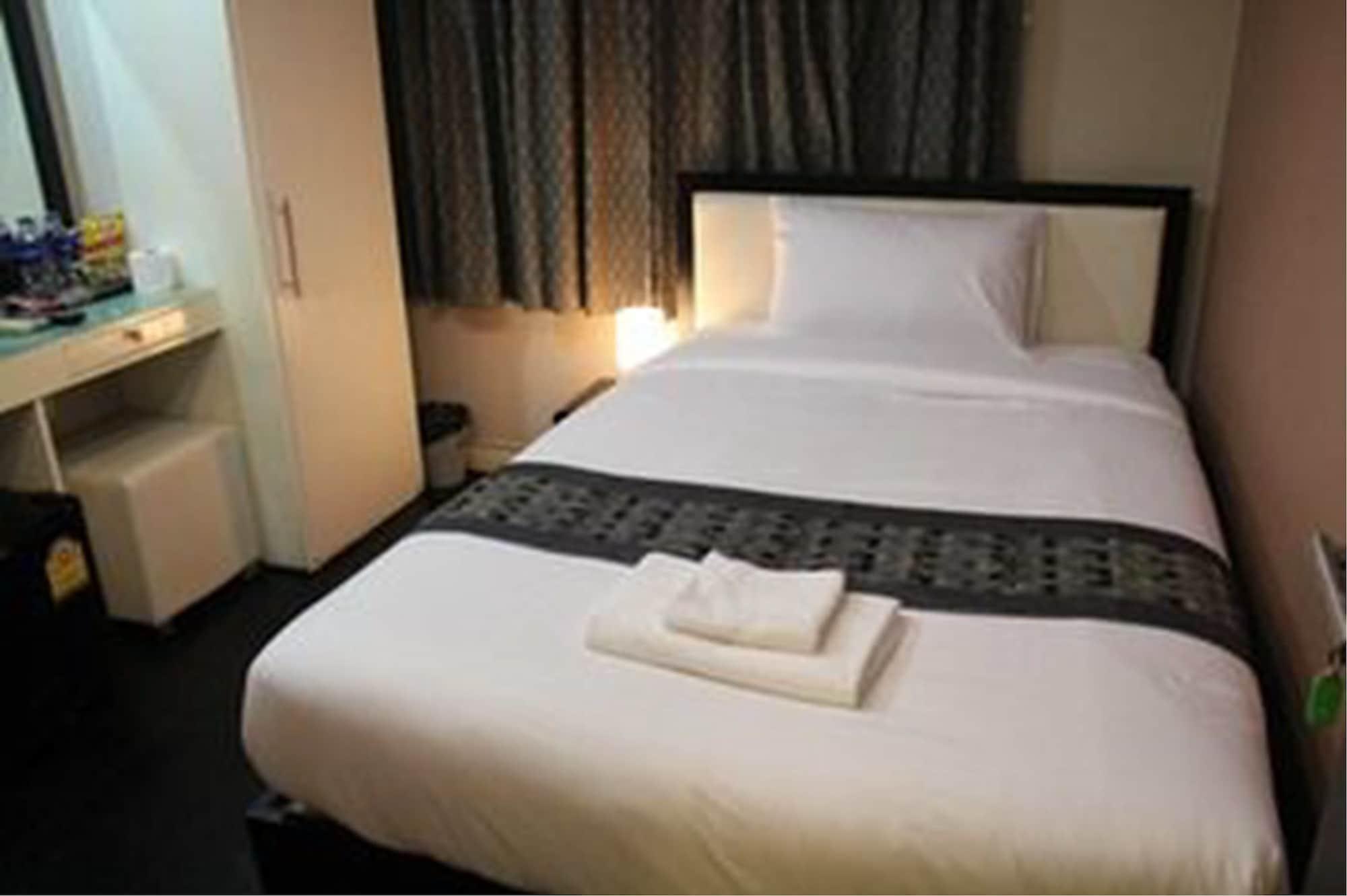 V30 Sukhumvit Hotell Bangkok Exteriör bild