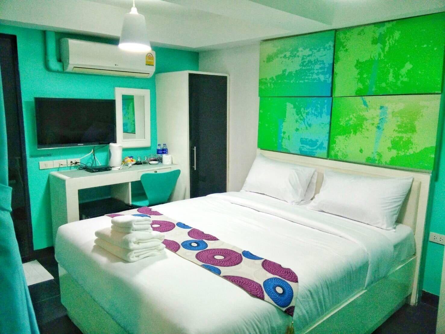 V30 Sukhumvit Hotell Bangkok Exteriör bild