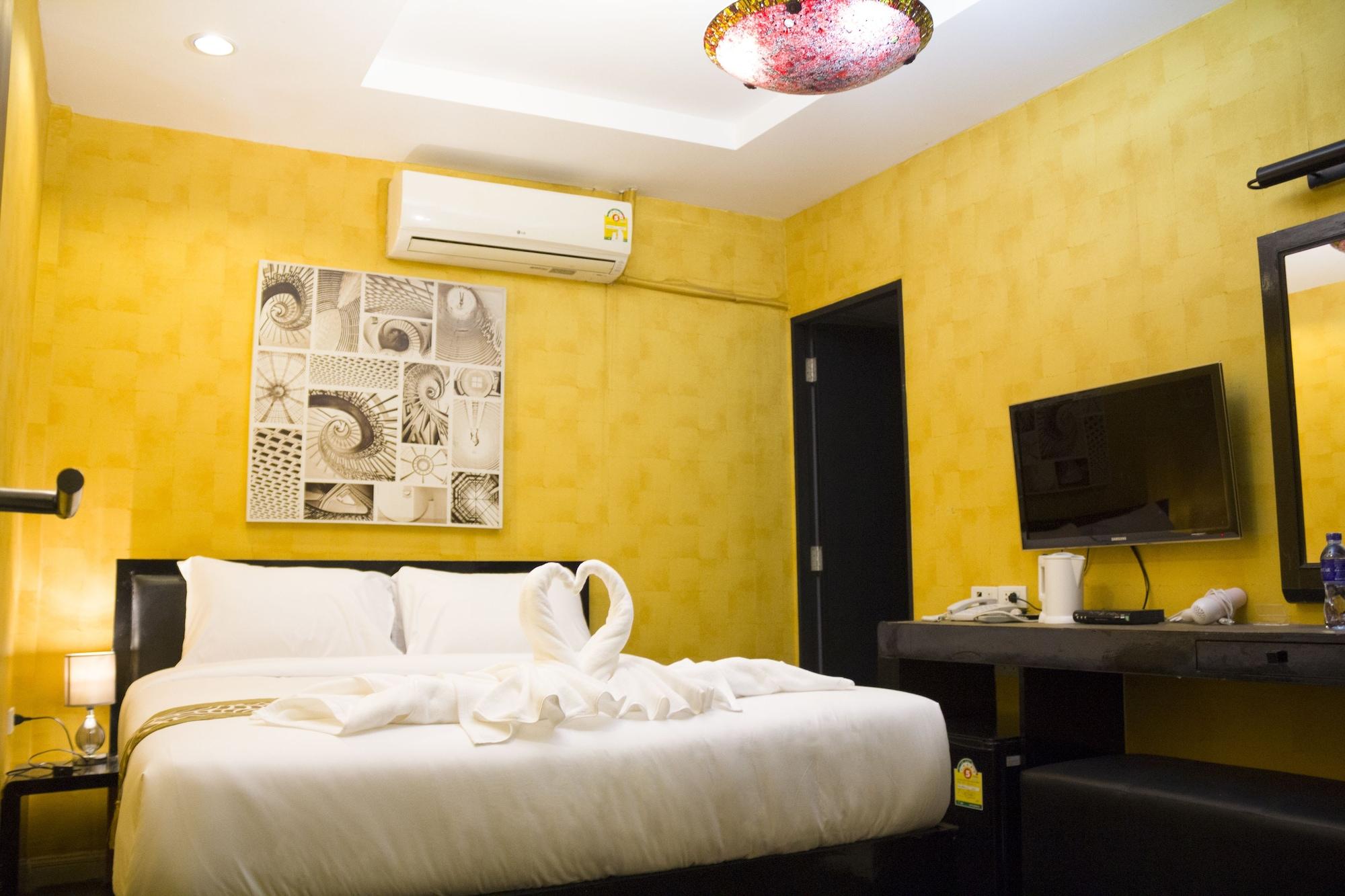V30 Sukhumvit Hotell Bangkok Exteriör bild