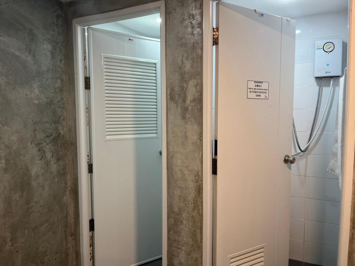 V30 Sukhumvit Hotell Bangkok Exteriör bild