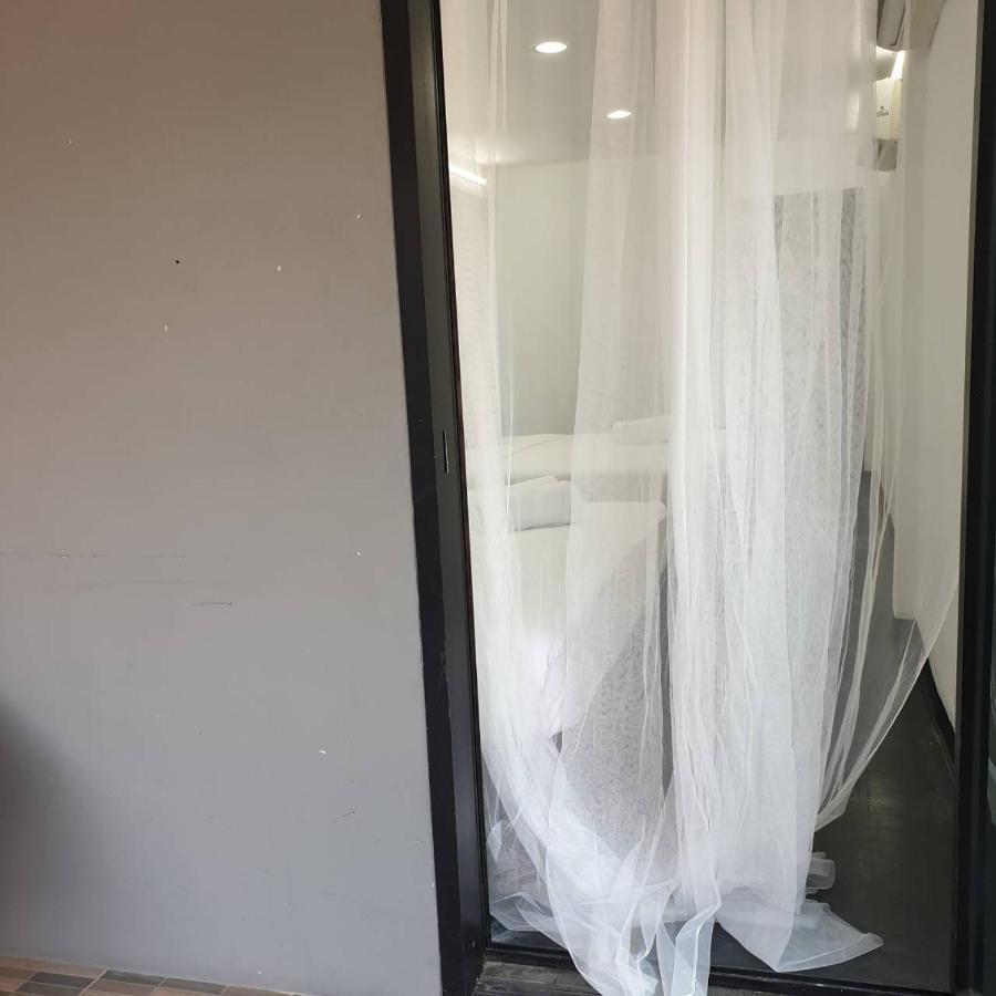 V30 Sukhumvit Hotell Bangkok Exteriör bild