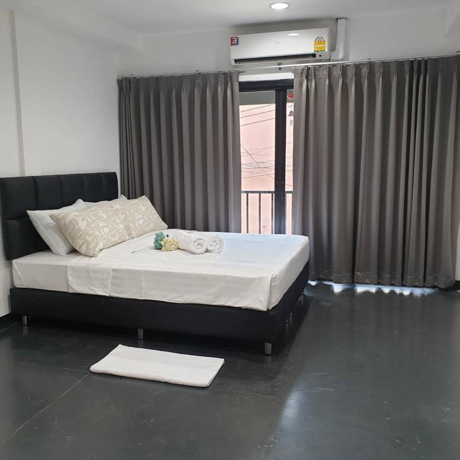 V30 Sukhumvit Hotell Bangkok Exteriör bild