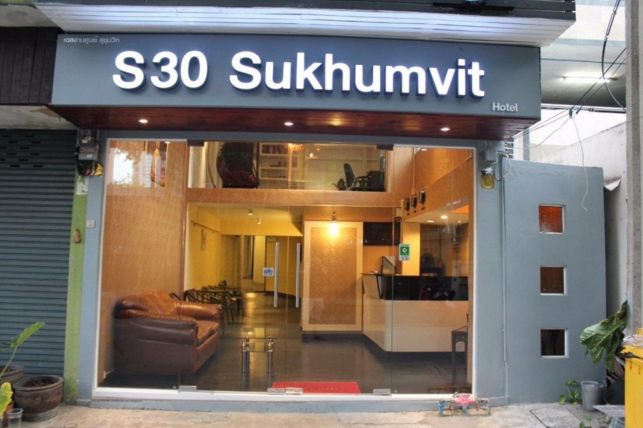V30 Sukhumvit Hotell Bangkok Exteriör bild